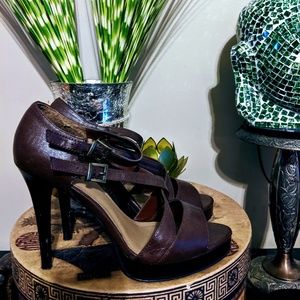 Delicious brand Brown high heels size 10